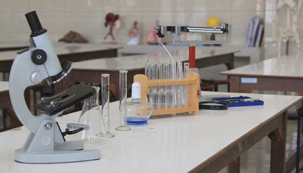 Membangun Laboratorium Pendidikan yang Modern dan Aman