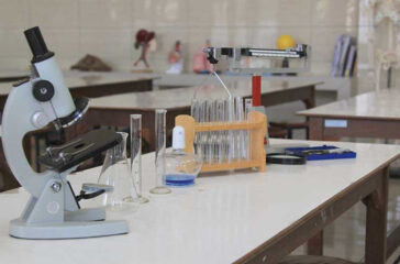 Membangun Laboratorium Pendidikan yang Modern dan Aman