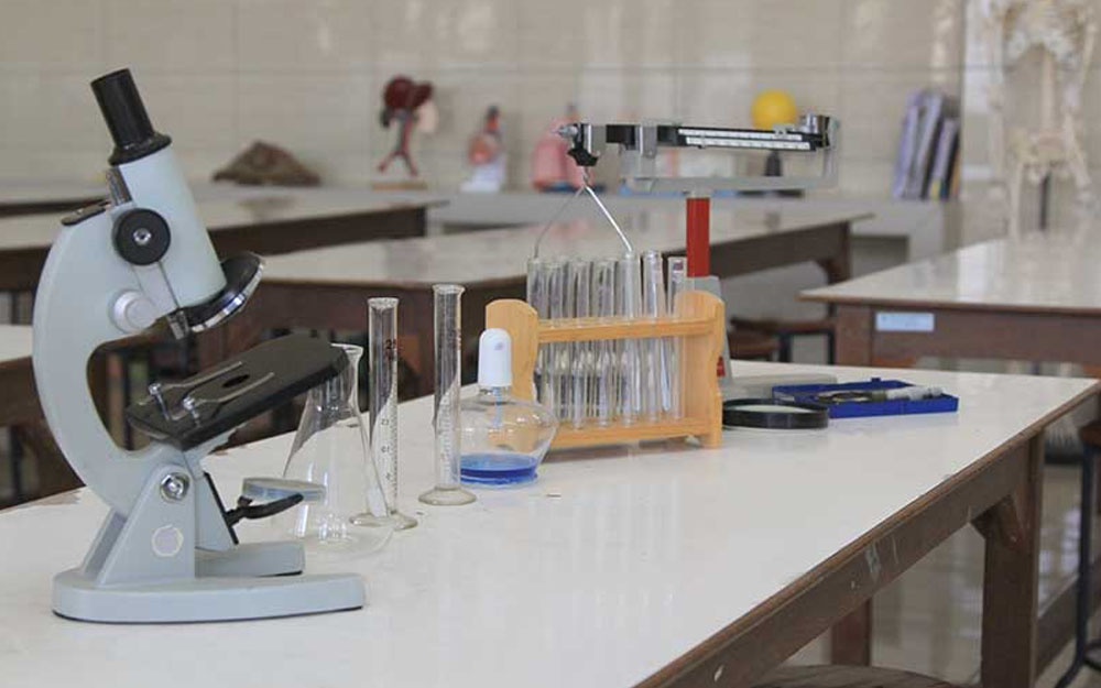 Membangun Laboratorium Pendidikan yang Modern dan Aman