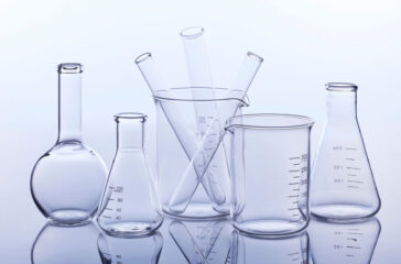 Peran Glassware, Instrument, dan Chemical dalam Proses Produksi Obat
