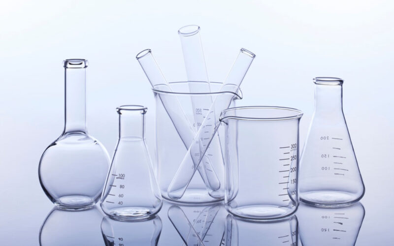 Peran Glassware, Instrument, dan Chemical dalam Proses Produksi Obat